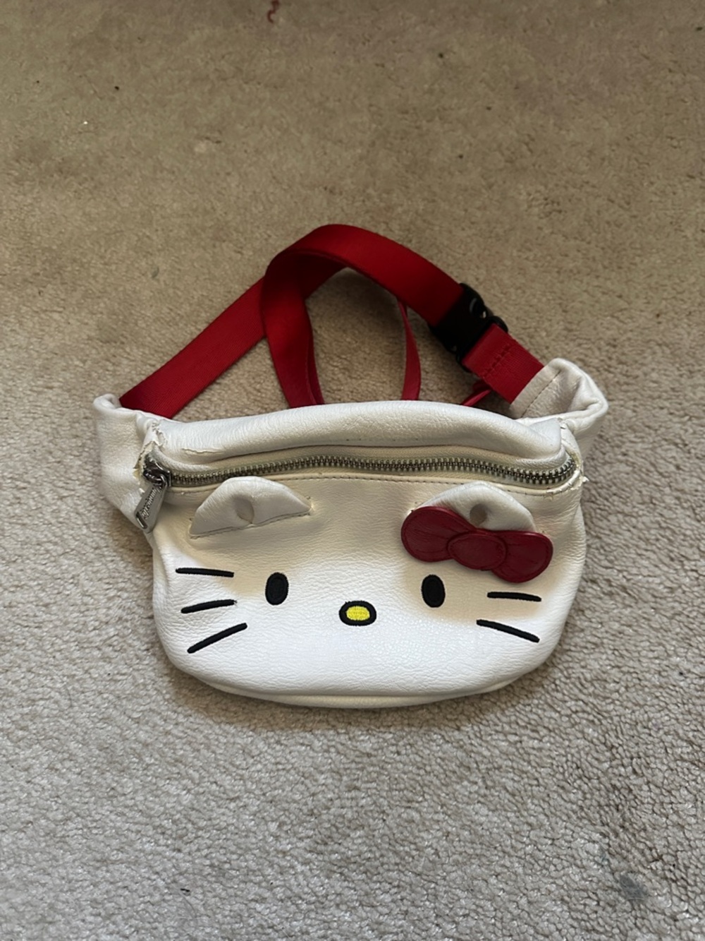 Loungefly White Kitty Fanny Pack with Red Bow and Strap